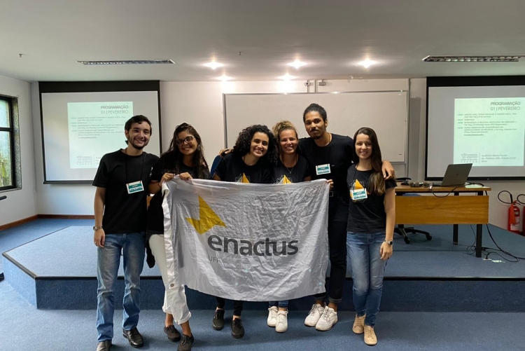 Integrantes da Enactus UFF