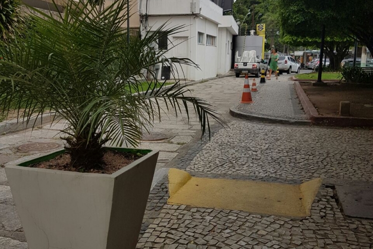 As rampas de acessibilidade devem ficar liberadas