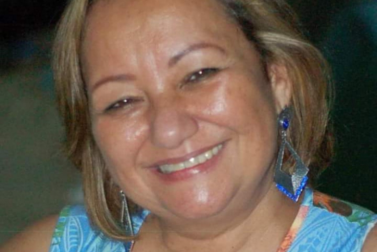 Foto da servidora Regina Celia Silveira Pitombo