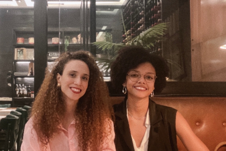 Alunas do curso de Economia da UFF, Carolina Lessa e Julia Pereira