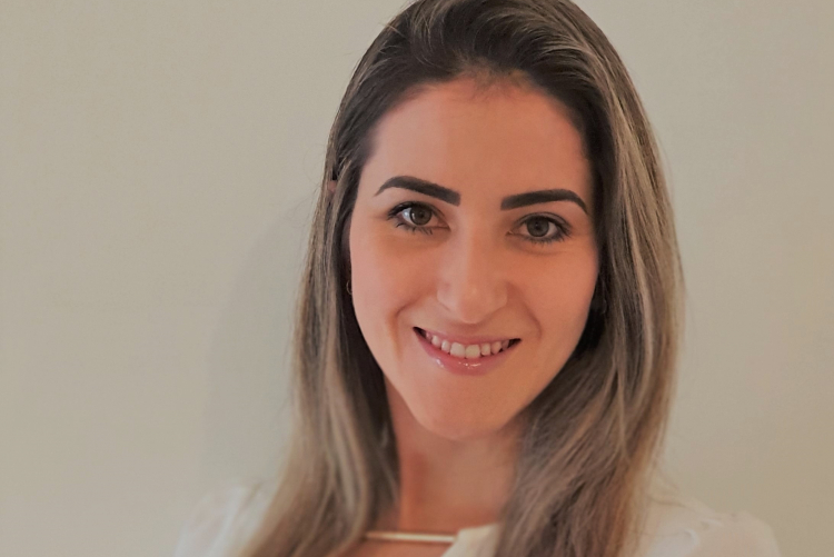 Professora Vanessa Nascimento, reconhecida internacinalmente por seu trabalho que une química e sustentabilidade