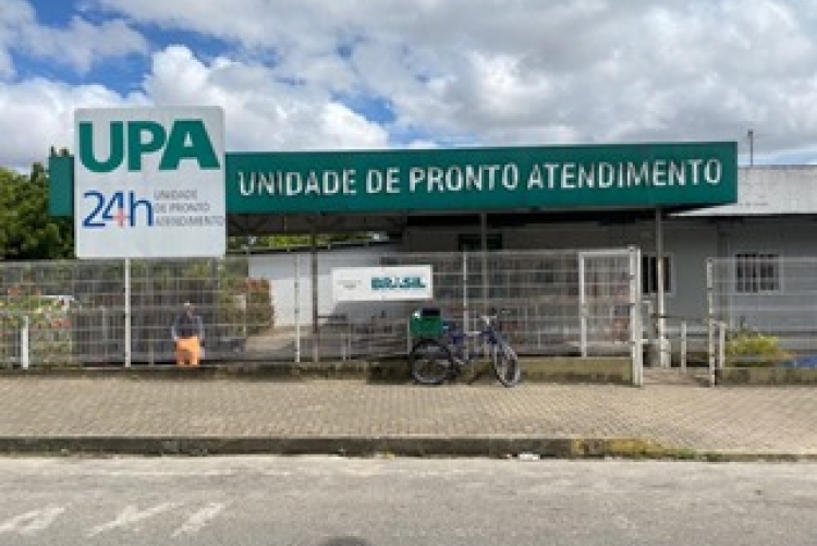 imagem de uma edificação com a placa Unidade de Pronto Atendimento