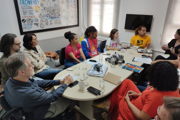 Reunião com as três entidades representativas (Aduff, Sintuff e DCE)