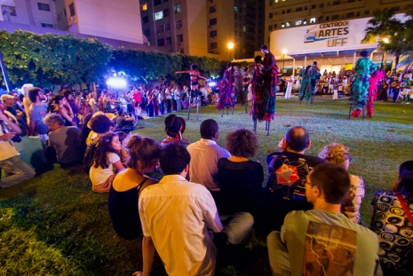 Ópera Cariri no jardim da Reitoria Foto: Vitor Vogel