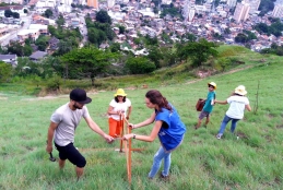 A melhoria da qualidade de vida e a conscientização dos moradores da região também são objetivos do projeto.