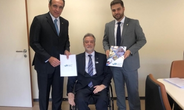 Reitor com parlamentares