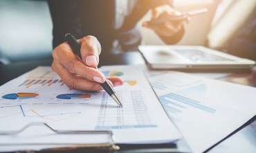 papel trabalho escritório trabalho em equipe analista de finanças